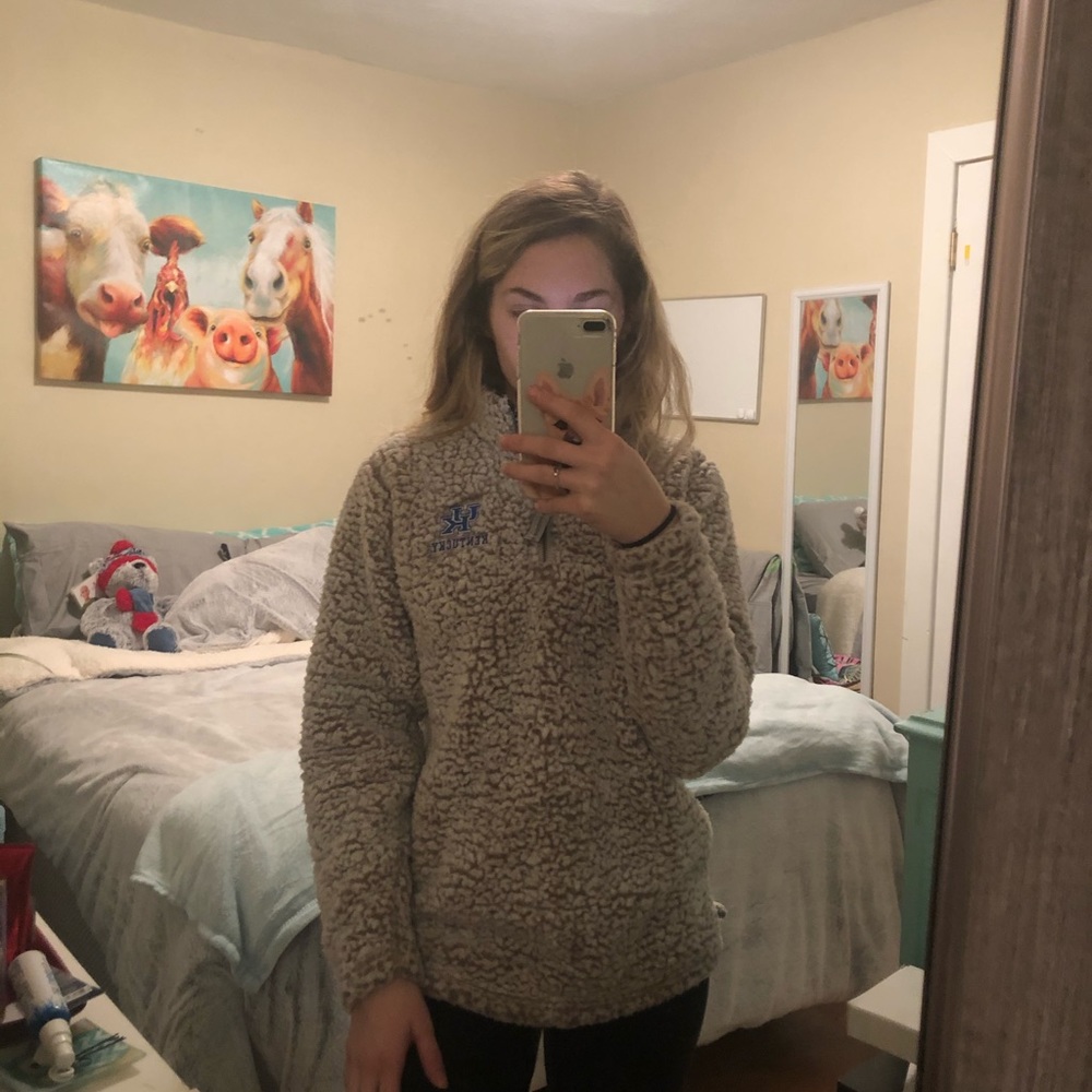 Kentucky sherpa pullover